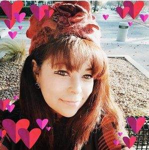 Meet your Posher, Claudia